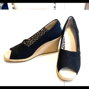 Toms edge heels, espadrille style. Never worn